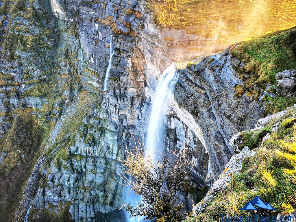 Araba Waterfalls, Saltos del Nervión