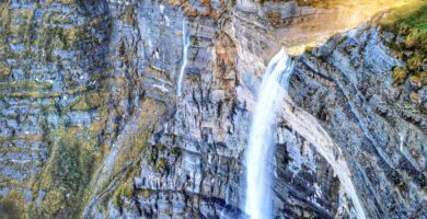 Information about the Nervión Waterfall, guided tours, and excursions