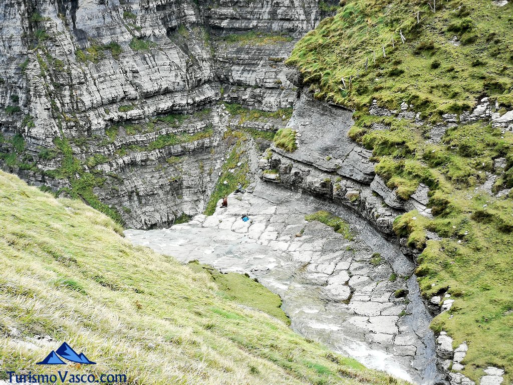 salto del nervion sin agua