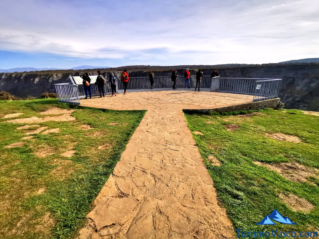 visita guiada en el salto del nervion